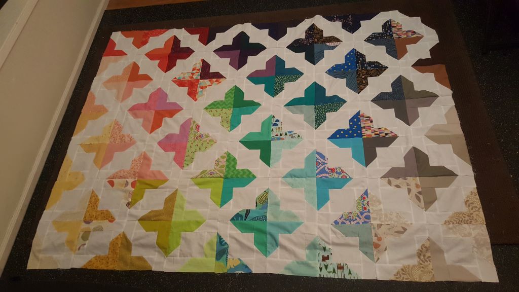 Trellis pattern quilt top. Pattern by Cluck Cluck Sew